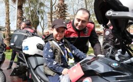 Yunus polisleri, çocukların gönlünü fethetti