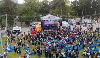 23 Nisan coşkusu İzmir’i sardı